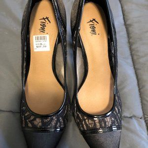 BNWT Heels size 8.5